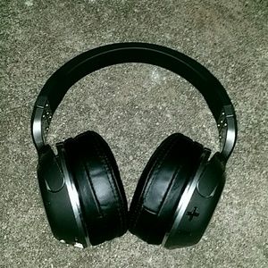 Wireless headphones. Skullcandy . $30. Great shape